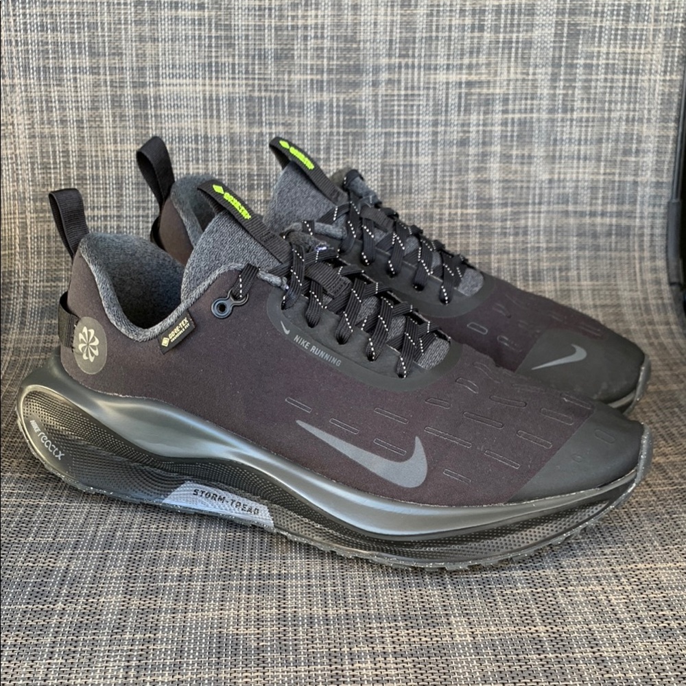 Nike Black and Dark Gray Men's Sneakers